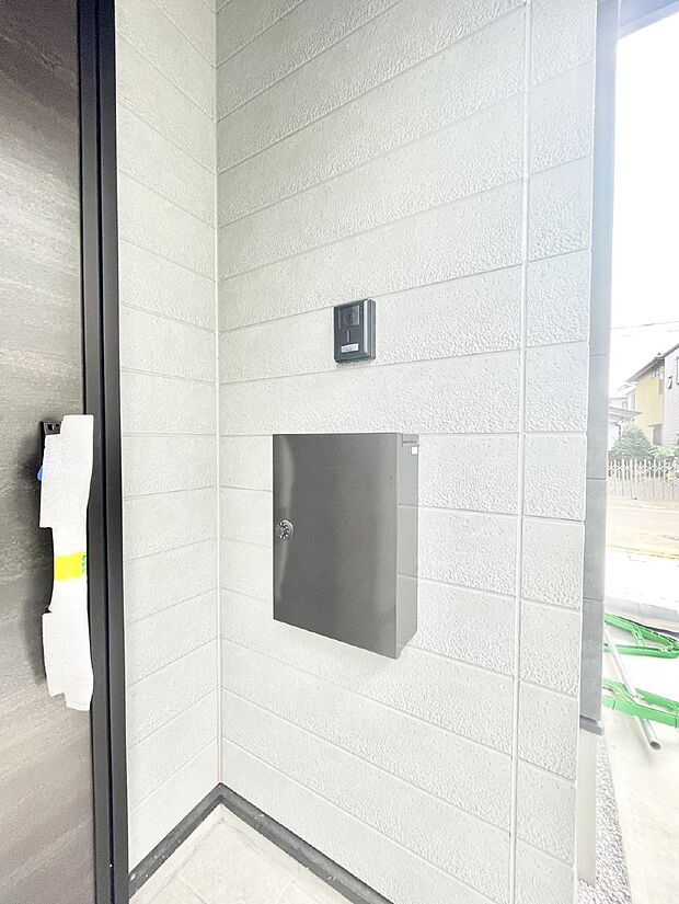 【その他現地】シンプルなデザインのポスト