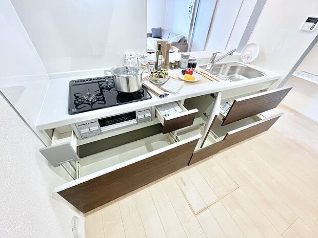 【その他設備(スライド収納)】使いやすさを優先したスライド式収納タイプ！