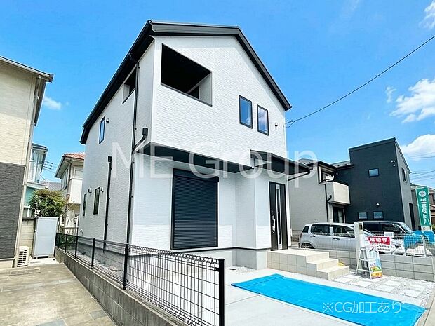 【現地外観写真】洗練された外観、上質な住空間が広がる室内は永く安心して過ごせる住居です。 