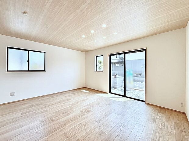 【リビングダイニング】家族団らんの時間も増えそうなくつろぎのリビングダイニング。   