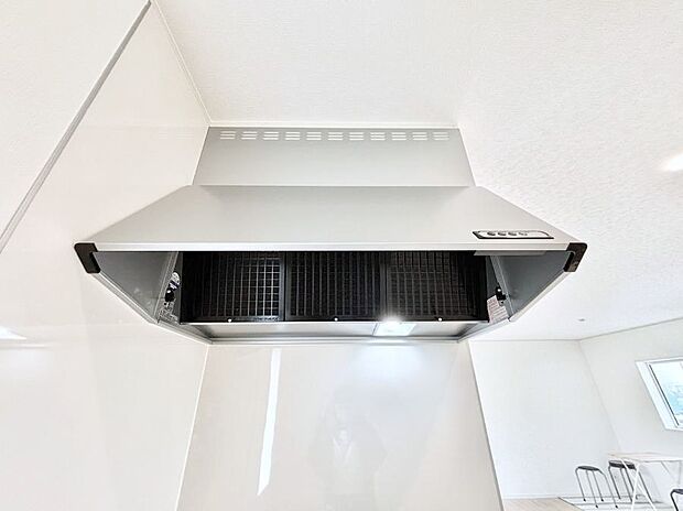 【その他設備(レンジフード)】基本的なお手入れはフィルターのみ！お手入れのしやすさも魅力です。