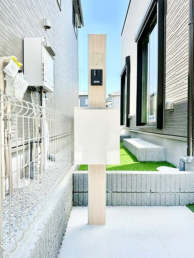 【その他現地】表札・インターホン・ポストをひとつに集約