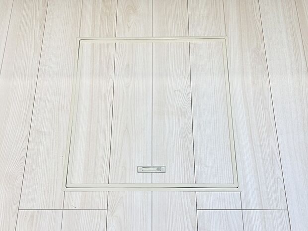 【その他設備(床下収納)】床下収納付き！日用品・非常用品の収納にも大活躍。