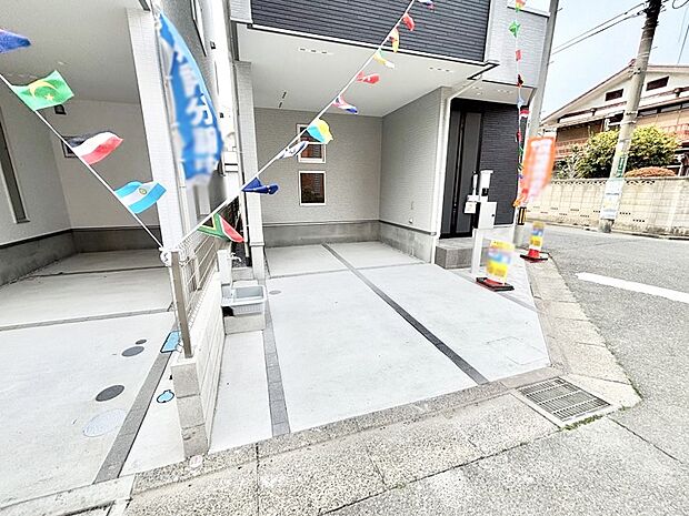 【駐車場】ビルトインタイプは大切なお車を傷や汚れから守ることができます。
