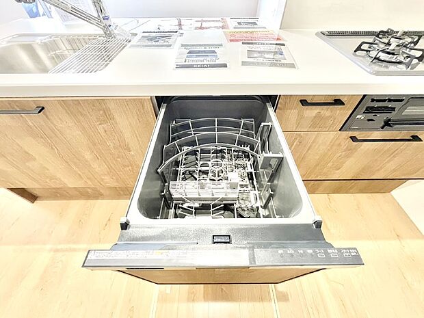 【その他設備(食洗機)】面倒なお片づけは食洗機にお任せ!家事の負担が減って、時間にも気持ちにもゆとりができます。