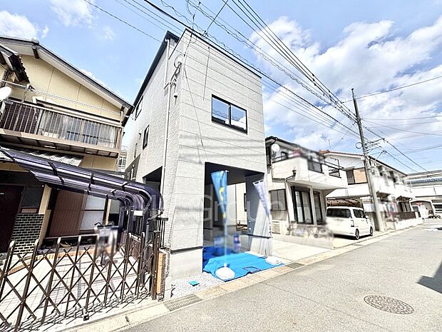 【前面道路含む現地写真】前面道路はきちんと整備されています  