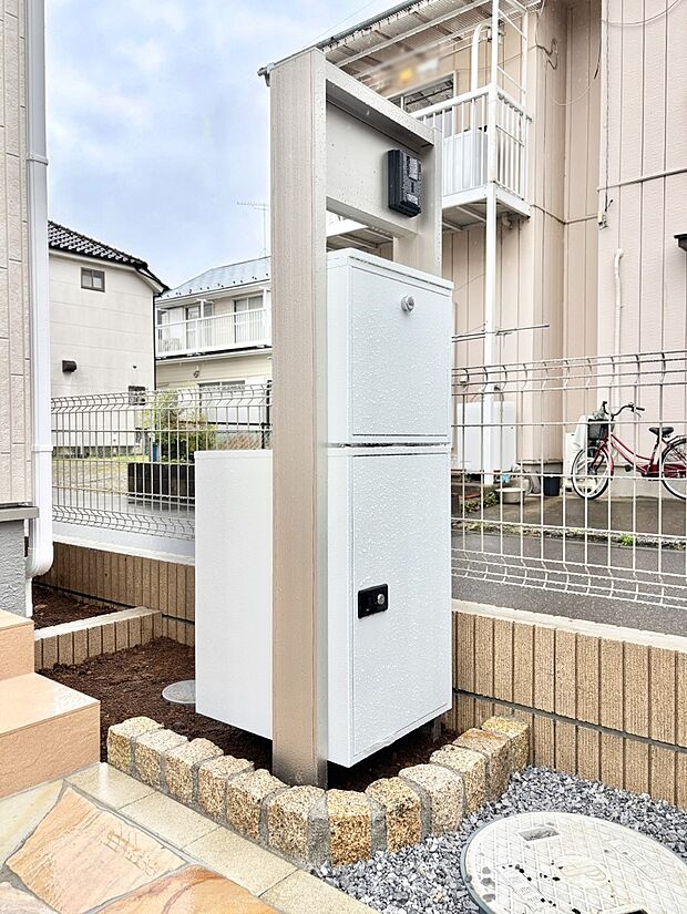 【その他現地】表札・インターホン・ポストをひとつに集約