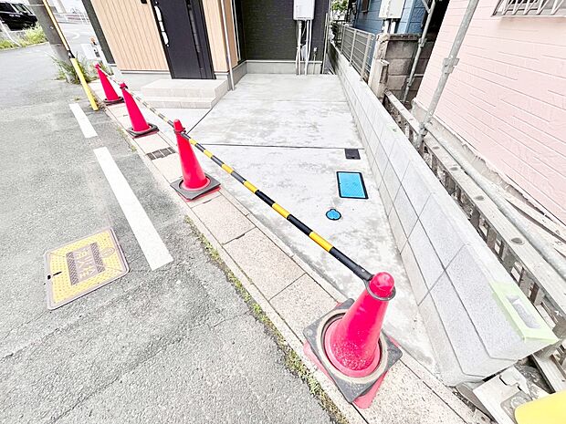 【駐車場】目の前が駐車場だと雨の日も大量にお買い物をした時も便利ですね
