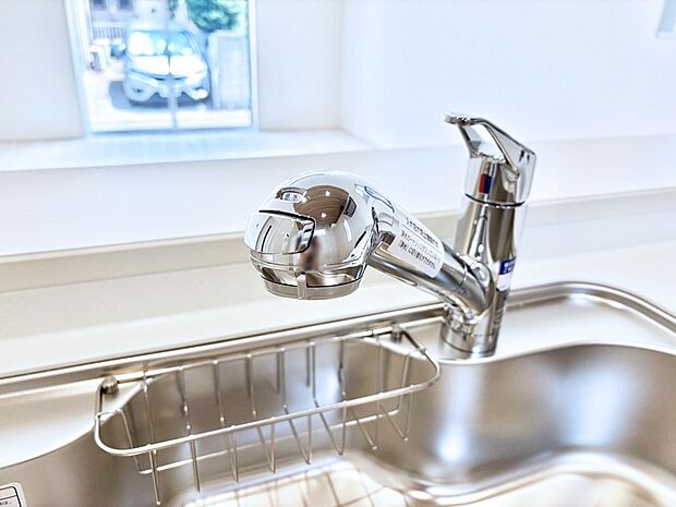 【その他設備(浄水器)】いつでも清潔なおいしいお水を。一つの水栓で水道水と浄水を使い分け。