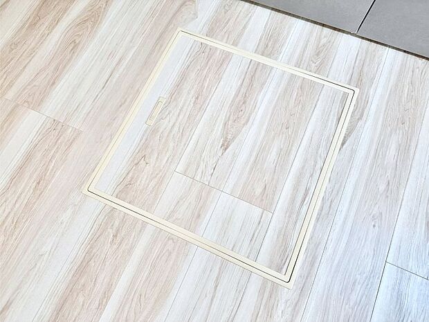 【その他設備(床下収納)】床下収納付き!日用品・非常用品の収納にも大活躍。