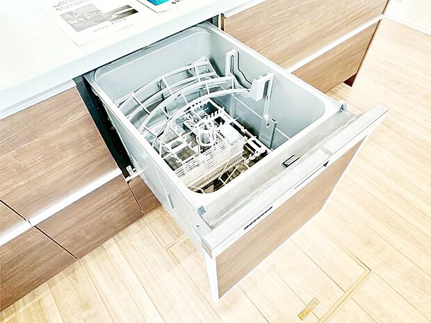 【その他設備(食洗機)】面倒なお片づけは食洗機にお任せ!家事の負担が減って、時間にも気持ちにもゆとりができます。