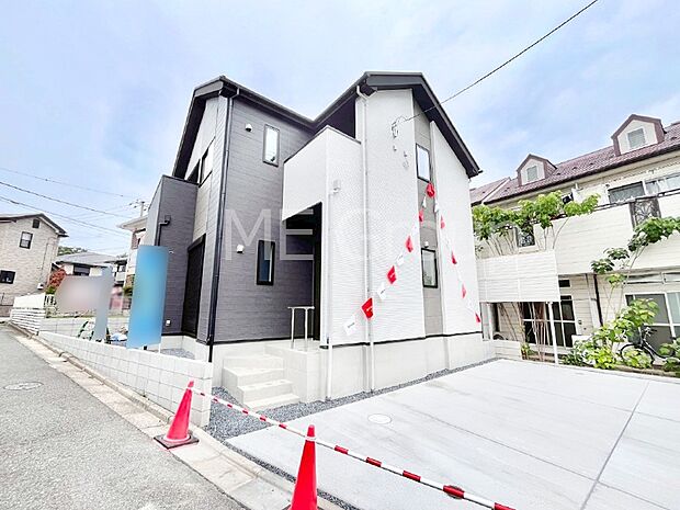 【現地外観写真】たっぷりの陽光と心地よい風が舞い込む住まい
