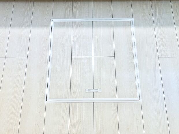 【その他設備(床下収納)】床下収納付き！日用品・非常用品の収納にも大活躍。