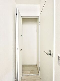 その他設備(玄関ホール収納)