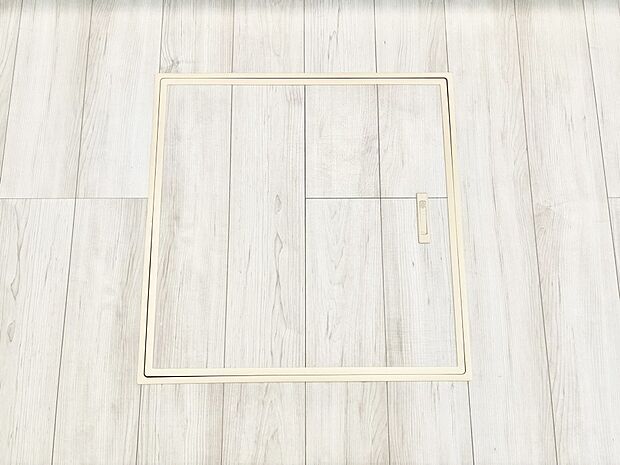 【その他設備(床下収納)】床下収納付き！日用品・非常用品の収納にも大活躍。