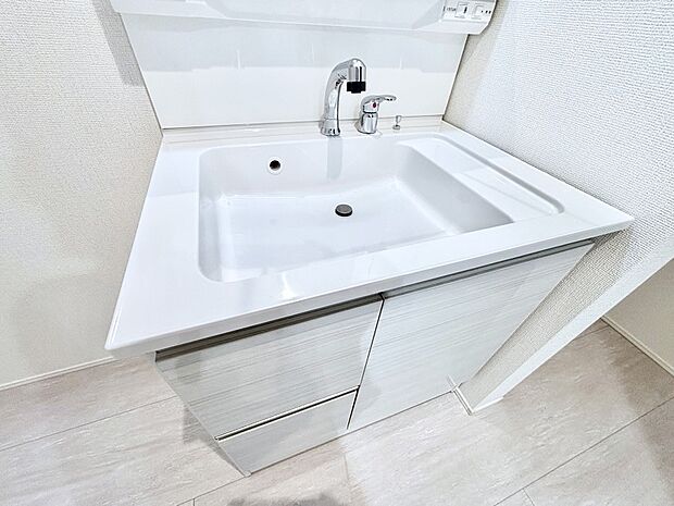 【その他設備(ハンドシャワー水栓)】ハンドシャワー付き!使いやすい洗面台。