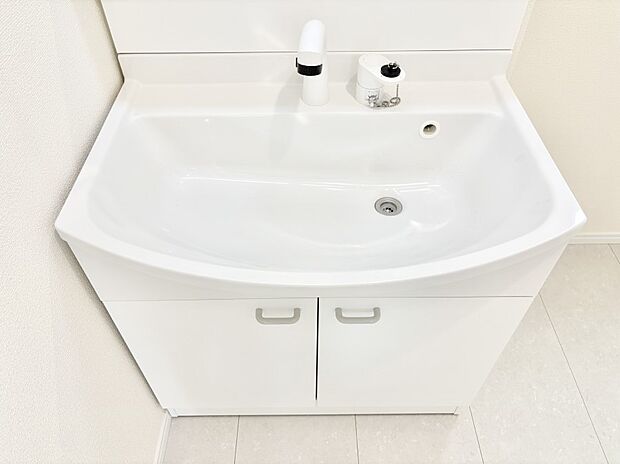 【その他設備(ハンドシャワー水栓)】ハンドシャワー付き！使いやすい洗面台。