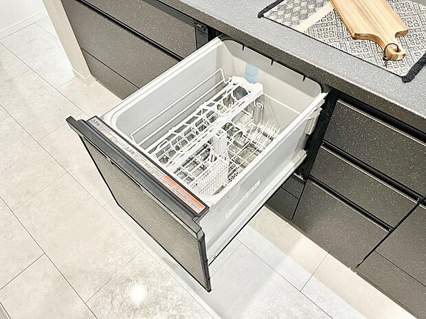 【その他設備(食洗機)】面倒なお片づけは食洗機にお任せ!家事の負担が減って、時間にも気持ちにもゆとりができます。