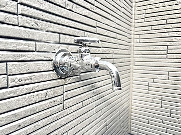 【その他設備(バルコニー水栓)】バルコニー水栓があればお掃除も楽々です。