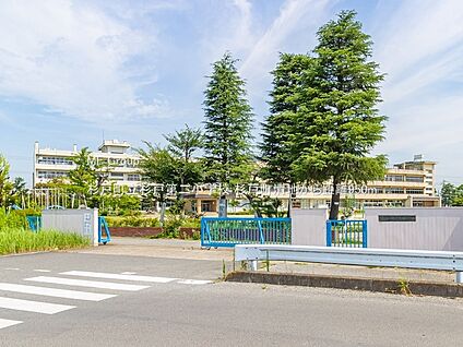 杉戸町立杉戸第二小学校 950m
