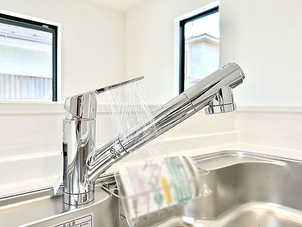 【その他設備(浄水器)】いつでも清潔なおいしいお水を。一つの水栓で水道水と浄水を使い分け。