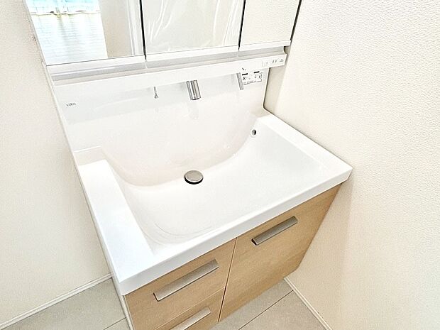 【その他設備(ハンドシャワー水栓)】ハンドシャワー付き！使いやすい洗面台。
