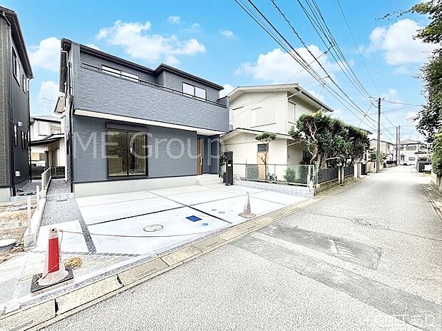 【前面道路含む現地写真】前面道路はきちんと整備されています