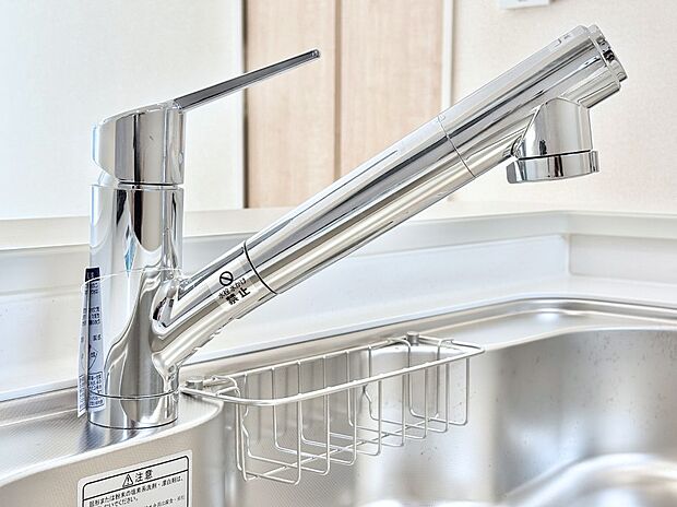 【その他設備(浄水器)】いつでも清潔なおいしいお水を。一つの水栓で水道水と浄水を使い分け。