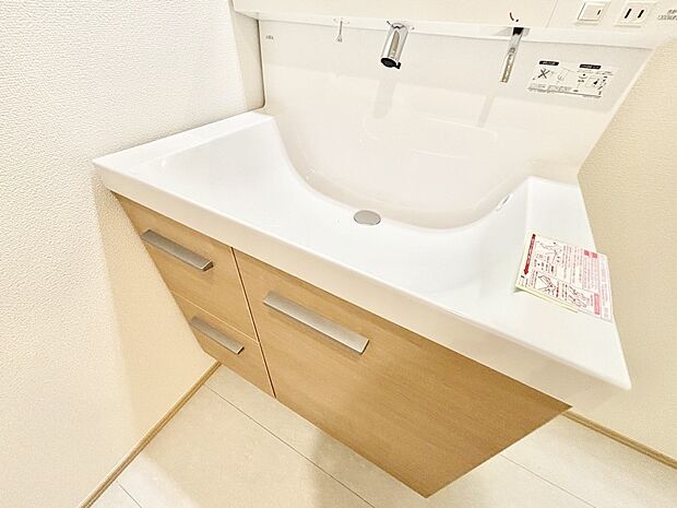 【その他設備(ハンドシャワー水栓)】ハンドシャワー付き!使いやすい洗面台。