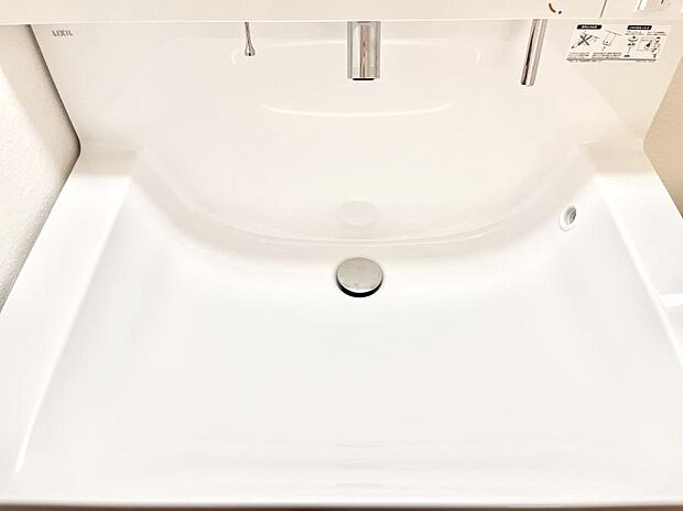 【その他設備(ハンドシャワー水栓)】ハンドシャワー付き!使いやすい洗面台。