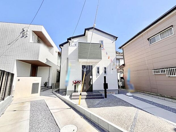 【現地外観写真】たっぷりの陽光と心地よい風が舞い込む住まい