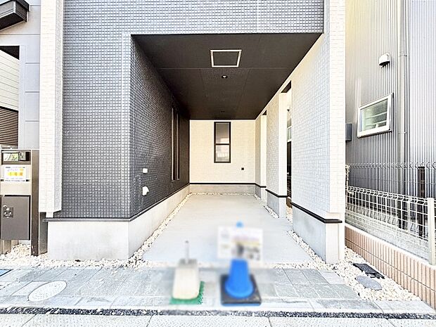 【駐車場】ビルトインタイプは大切なお車を傷や汚れから守ることができます。