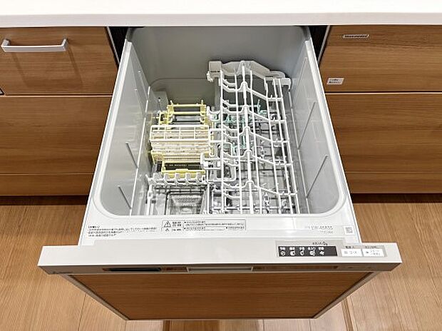【食洗器】利用者が増えているのはメリットが多いから。時間の節約、手が荒れない、水道代の節約、高温度で洗うので油汚れもしっかり落とせる。まさに理想家電。
