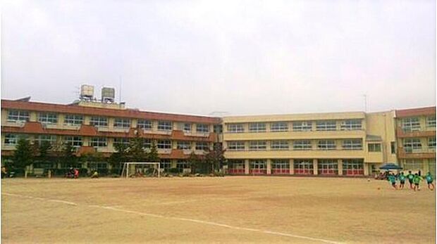 増田小学校(約1,500m)