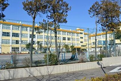 江戸川区立篠崎第三小学校 380m