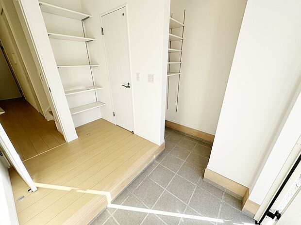 【玄関】施工例参考写真になります。