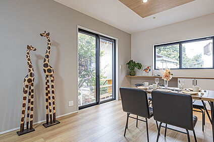 ダイニング現地写真