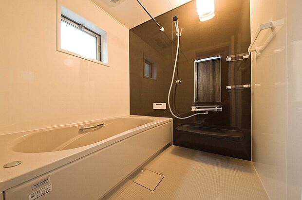 【浴室施工例】半身浴も出来る浴槽でリラックスタイムを