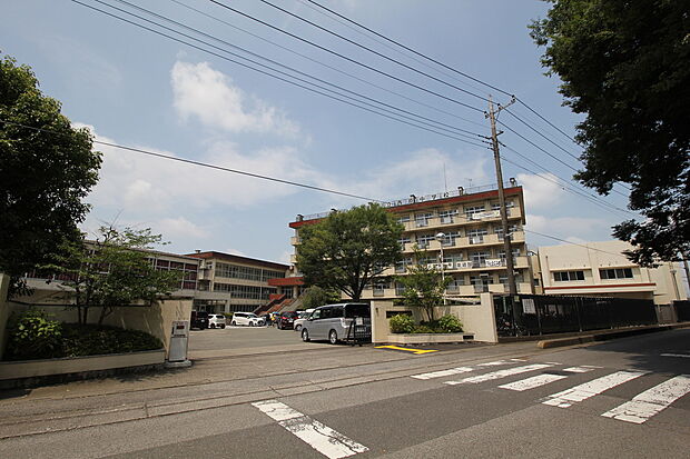 さいたま市立西原中学校（約988m）