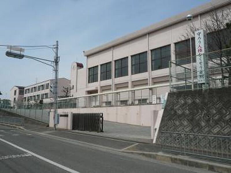 熊取南中学校