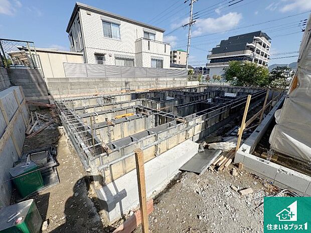 周辺は落ち着いた街並みの住宅地！子育てがしやすい住環境です！まだ未完成ですが、現地でしかわからない事もございます。是非一度ご覧ください。