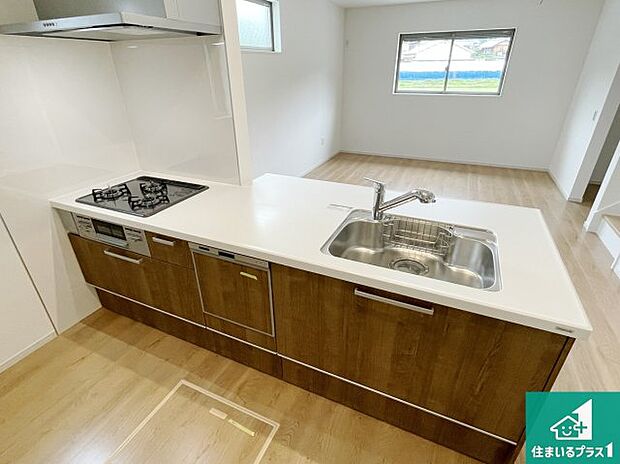 子供を見守りながらお料理が出来るため家族のコミュニケーションか増えます♪スペースが広く確保されている為お子様が大きくなったときは一緒に料理を楽しめます♪