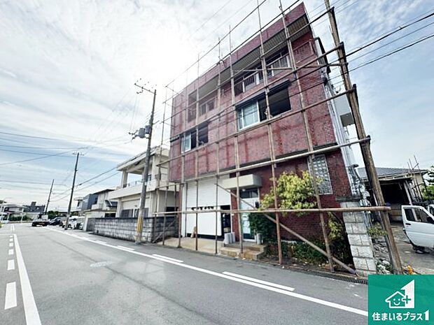 周辺は落ち着いた街並みの住宅地！子育てがしやすい住環境です！まだ未完成ですが、現地でしかわからない事もございます。是非一度ご覧ください。