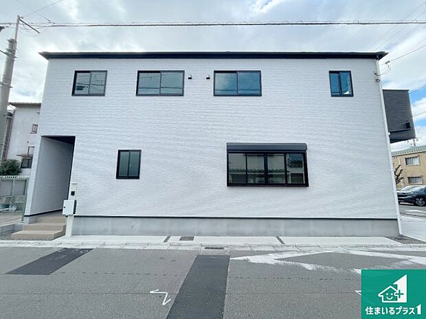 安心の10年保証!外観を美しく保ち、雨水で汚れを落とします!気になることがありましたら、お気軽にお問い合わせください!