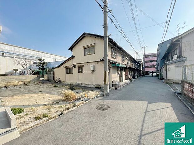 周辺は落ち着いた街並みの住宅地！子育てがしやすい住環境です！まだ未完成ですが、現地でしかわからない事もございます。是非一度ご覧ください。