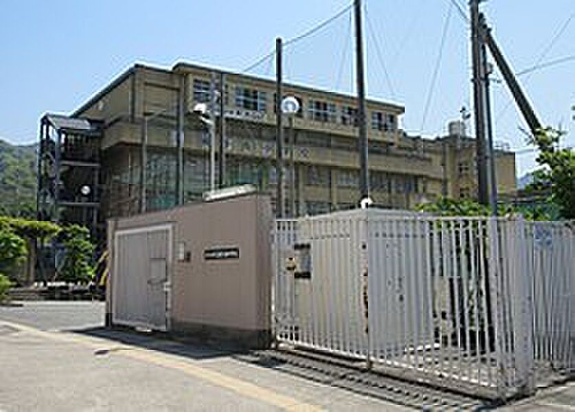 【学校】東大阪市立義務教育学校くすは縄手南校六万寺校舎