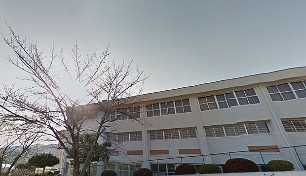 川西市立多田中学校（約2,500m）