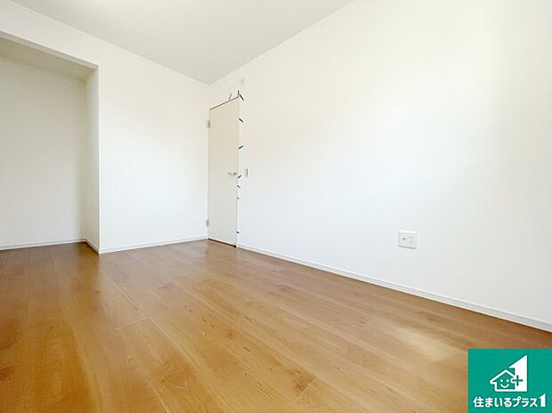 【洋室】収納スペースが充実しているので子供の成長に合わせてたくさん収納ができます!家族構成に合わせた様々な活用ができる収納!