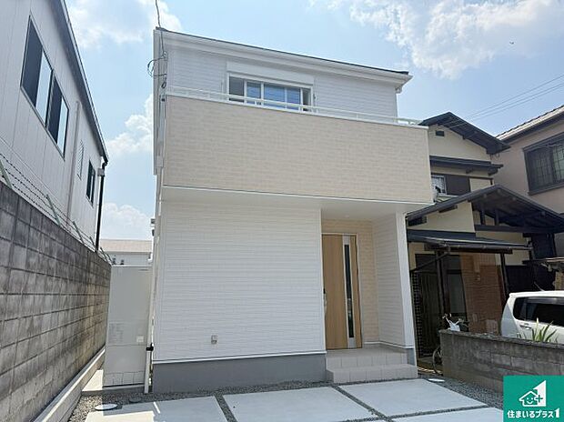 【外観】安心の10年保証！外観を美しく保ち、雨水で汚れを落とします！気になることがありましたら、お気軽にお問い合わせください！