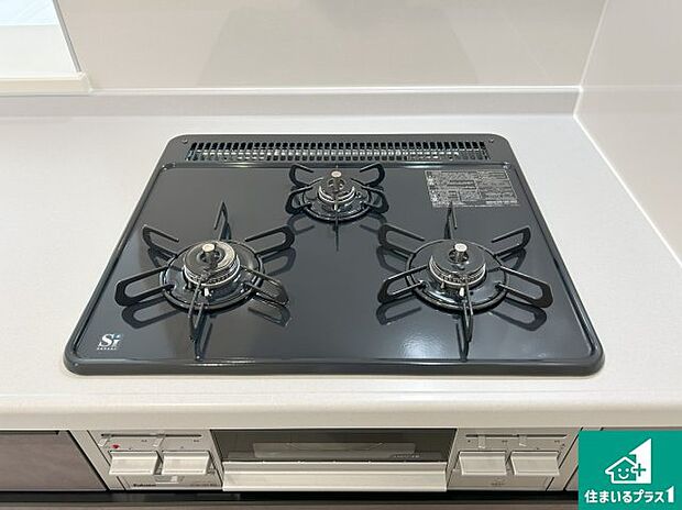【コンロ】ダブル高火力Ｓｉセンサー付きコンロ！３口あるので、まとめて料理をする時も大活躍！
